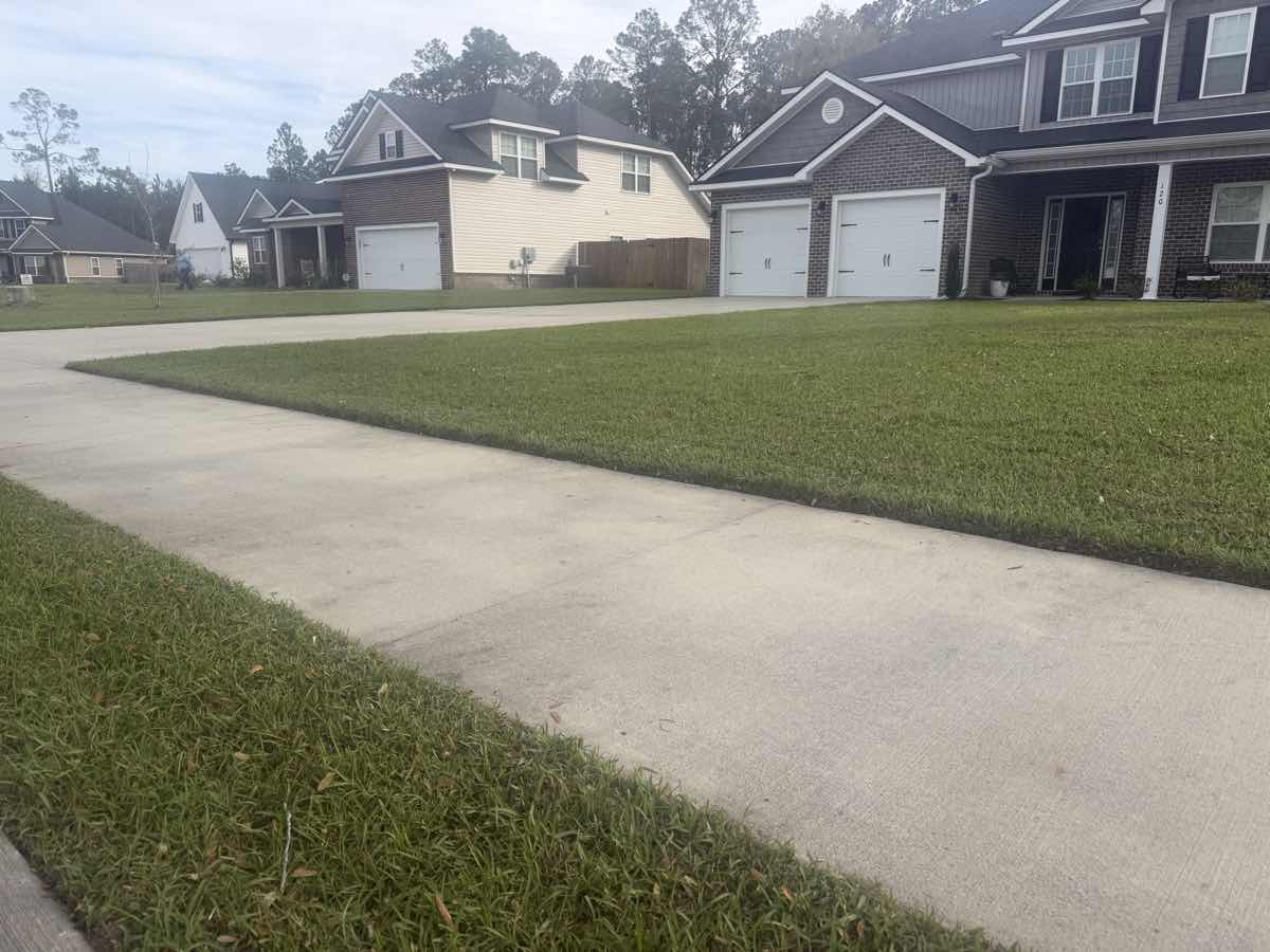 Lush green lawn after fertilization treatment in Liberty County, GA